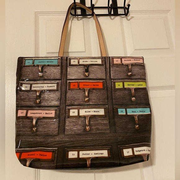 Kate spade library tote Clearance